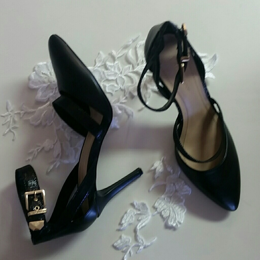 Bcbgeneration Size 8 Black Heels - image 1